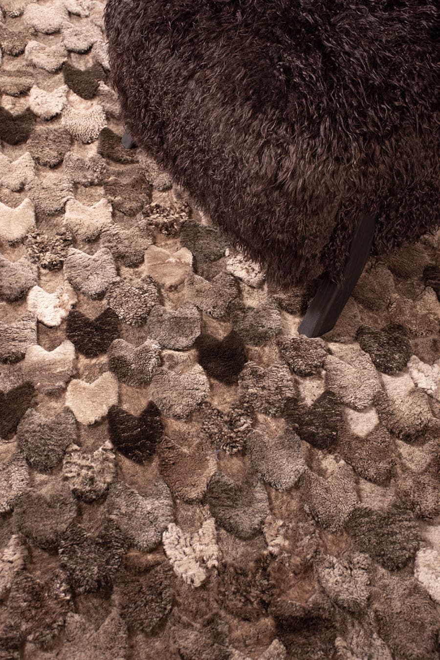 ARROWS – Hi-Low Sculpted Shearling Rug