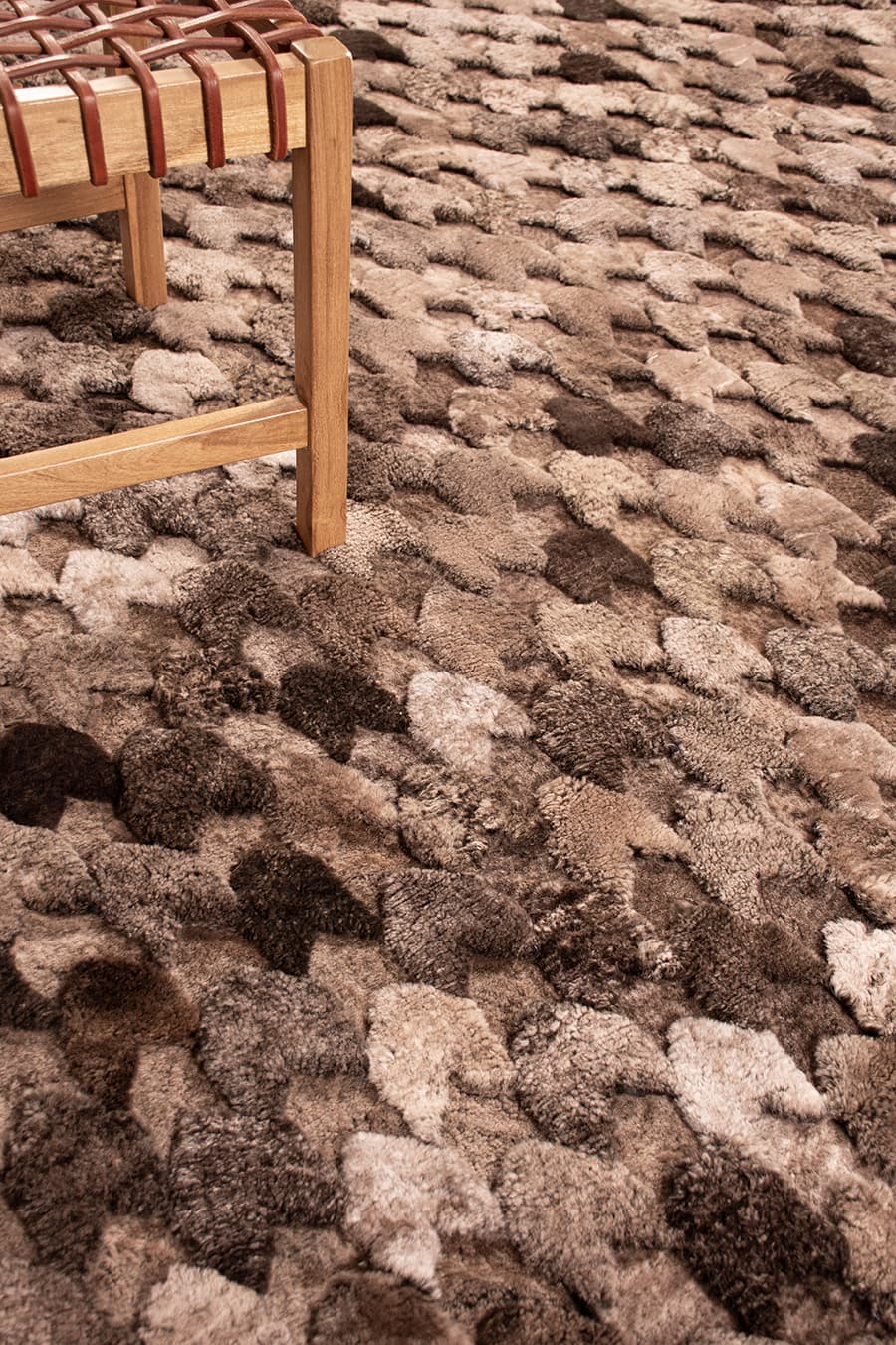 ARROWS – Hi-Low Sculpted Shearling Rug