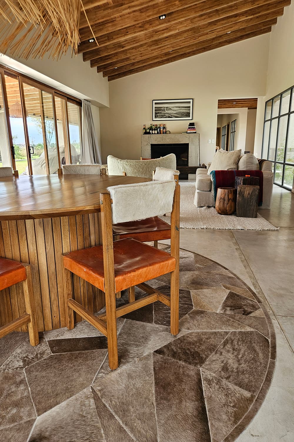 BROKEN ROUND - Patchwork Cowhide Rug