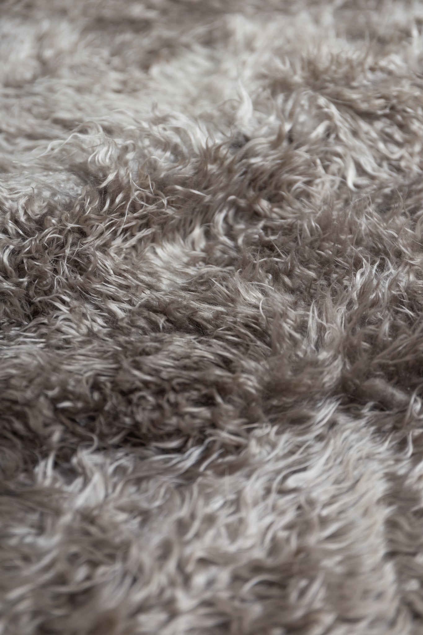 CURLY GOATSKIN RUG – Silver Grey