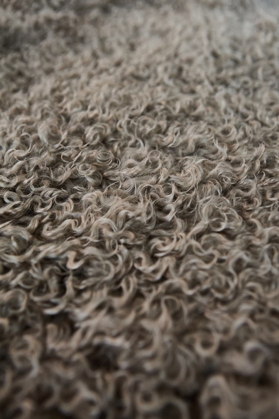 CURLY GOATSKIN RUG – Silver Grey