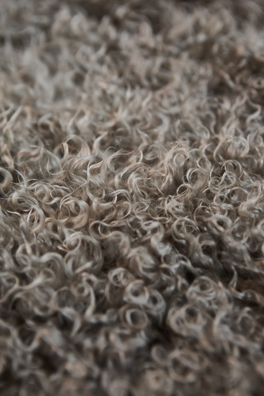 CURLY GOATSKIN RUG – Silver Grey