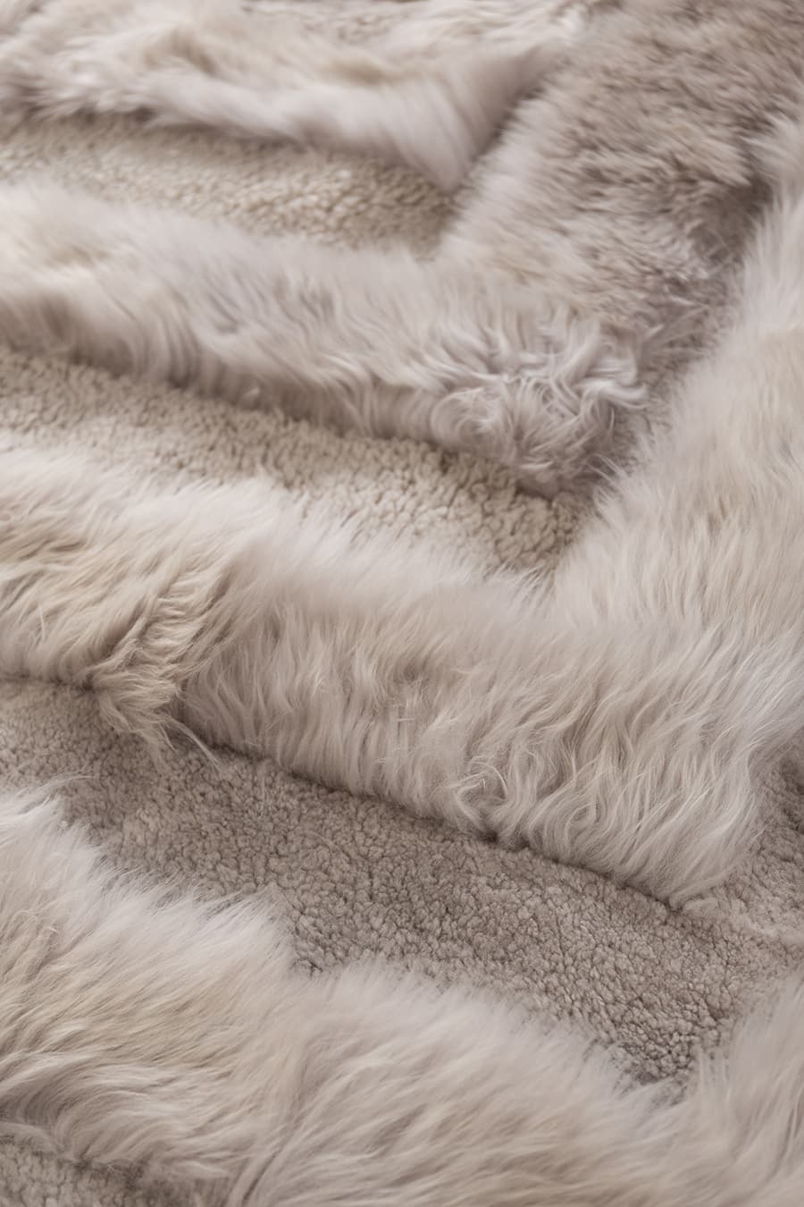 DOMINO - Sheepskin Plush Rug