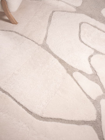 GLIMPSE – White Sheepskin Rug for Modern Interiors
