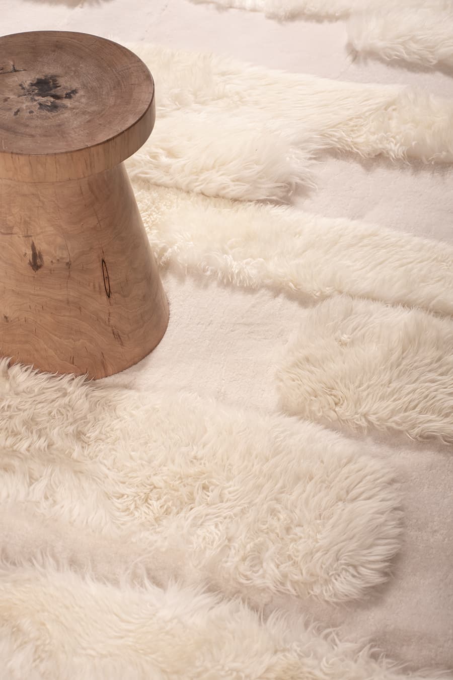 HOLLAND – Oversized Shearling Wool Rug