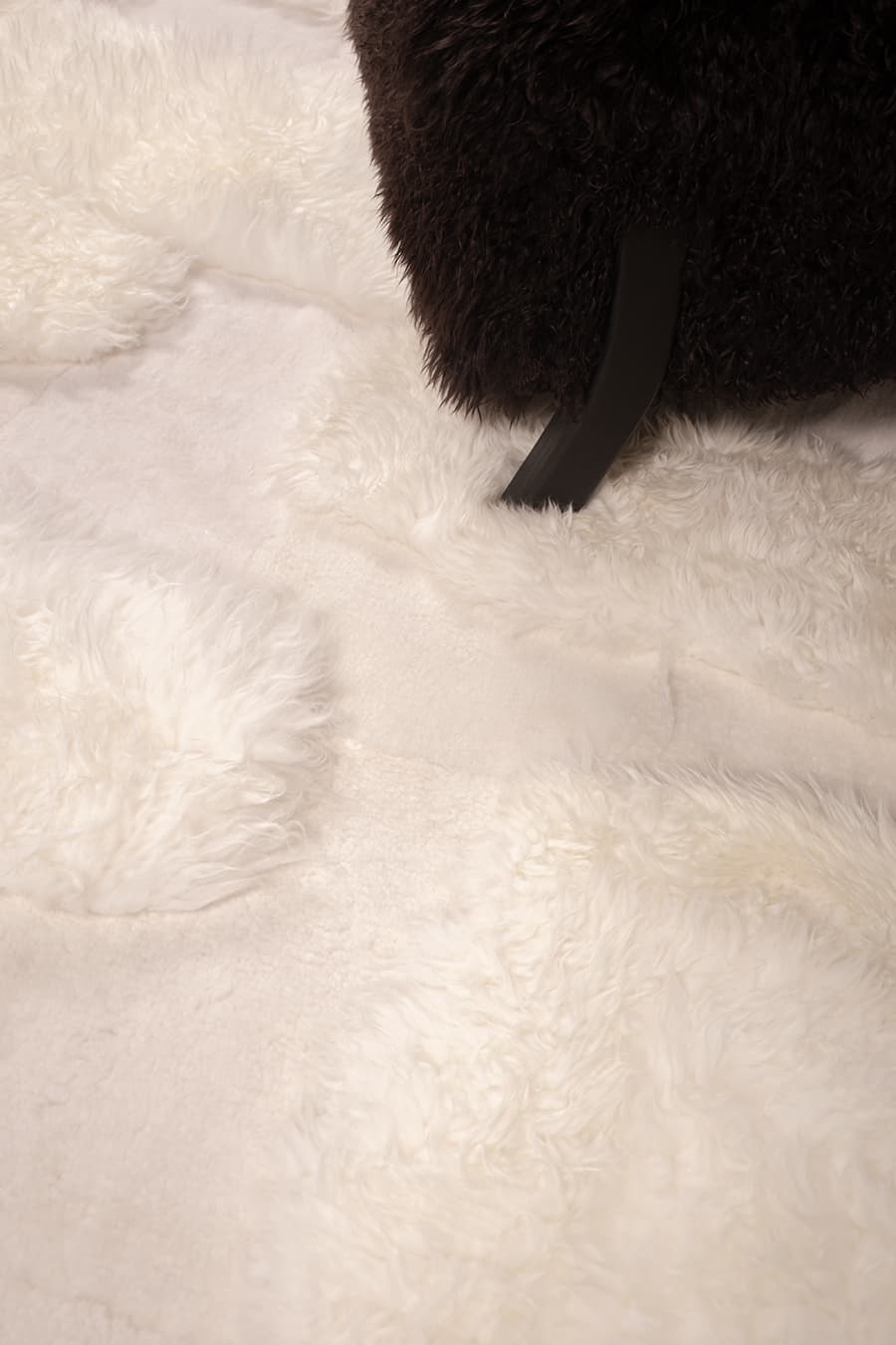 HOLLAND – Oversized Shearling Wool Rug