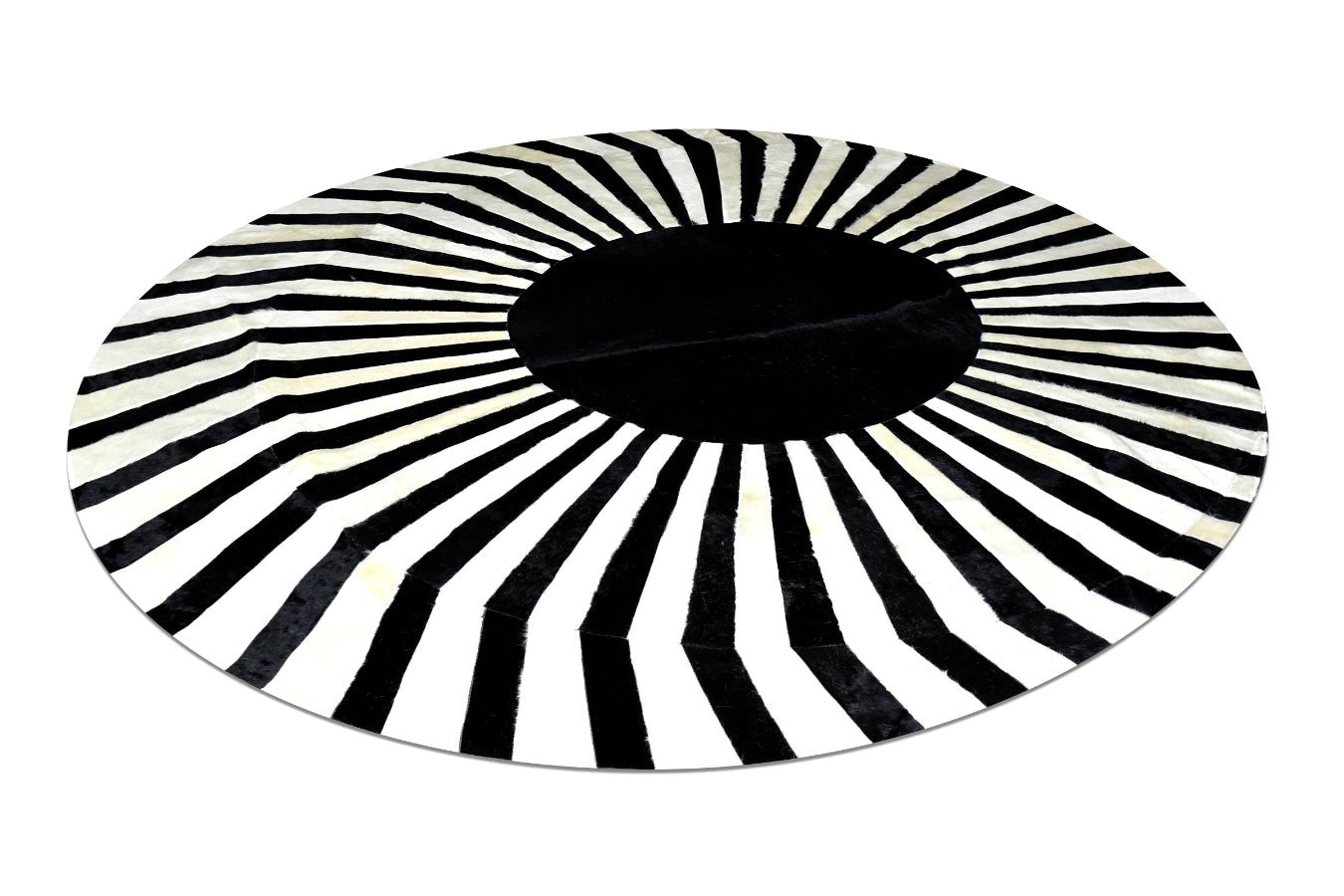JAPAN SUN – Round Cowhide Rug in Black and White for Trade Professionals