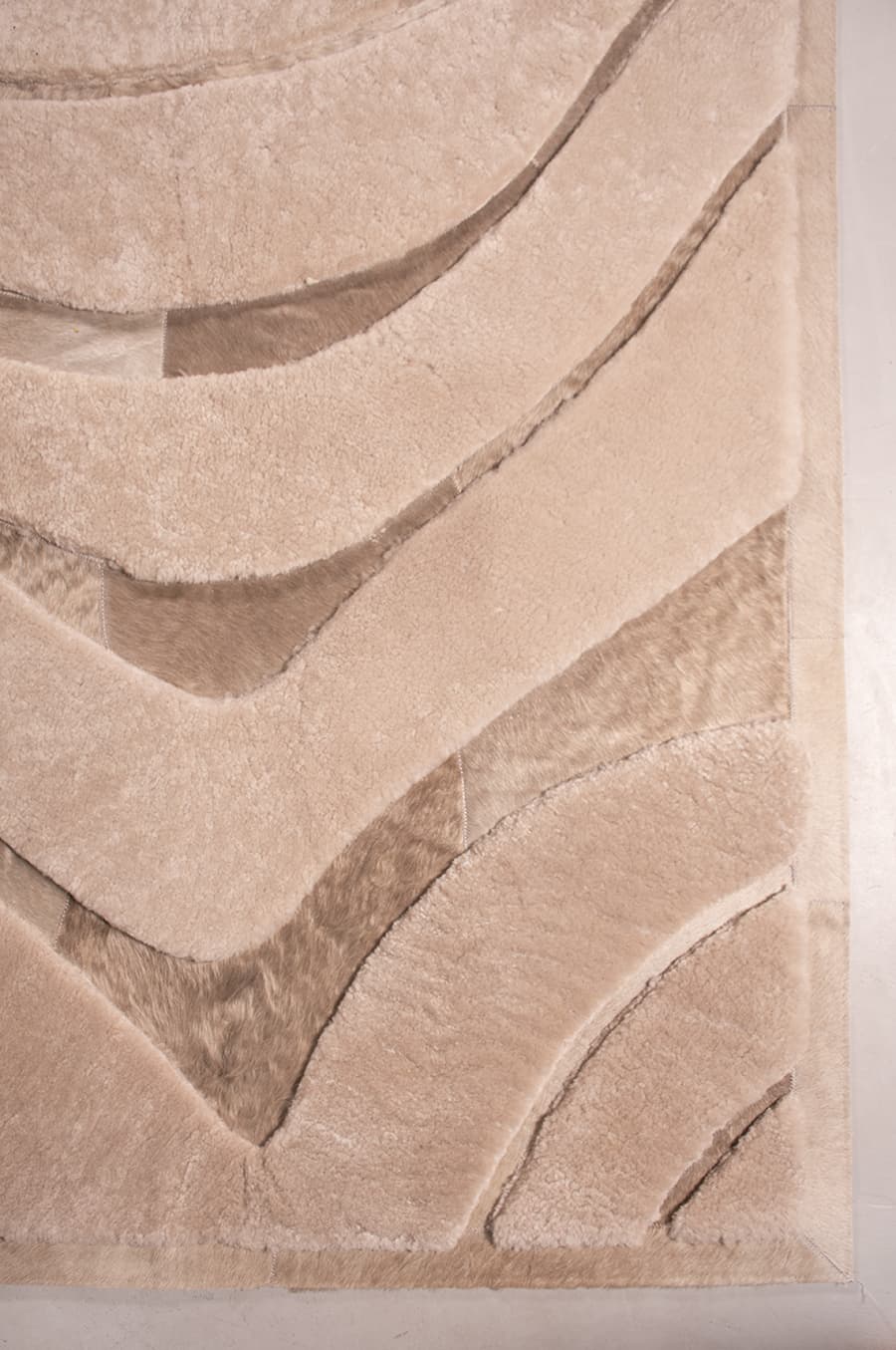 OMBRÉ – Custom Made Shearling and Cowhide Rug