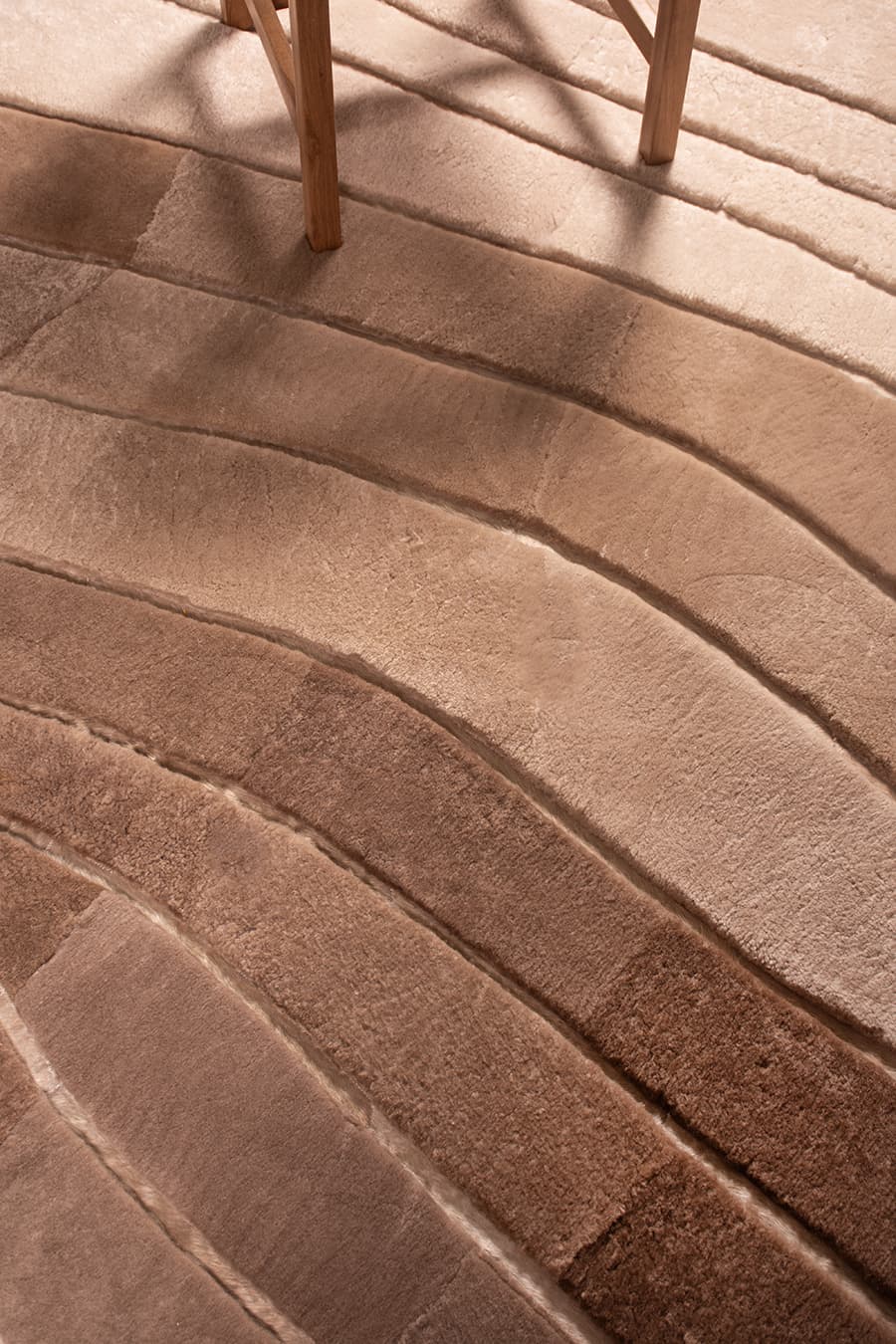 OMBRÉ – Custom Made Shearling and Cowhide Rug