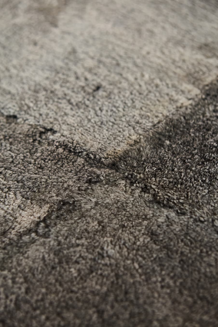 PLAIN STACKED - Charcoal Lambskin Rug