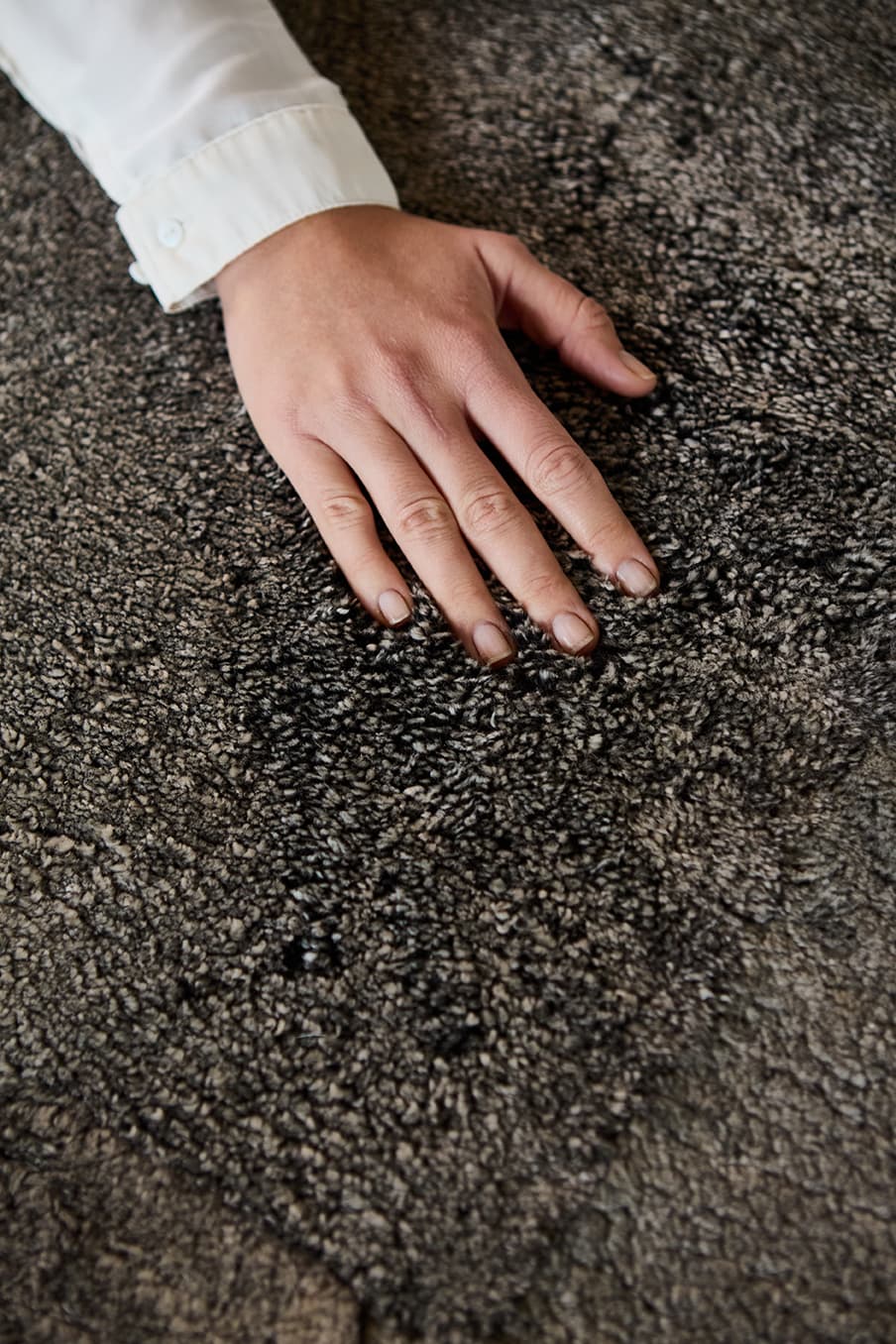 PLAIN STACKED - Charcoal Lambskin Rug