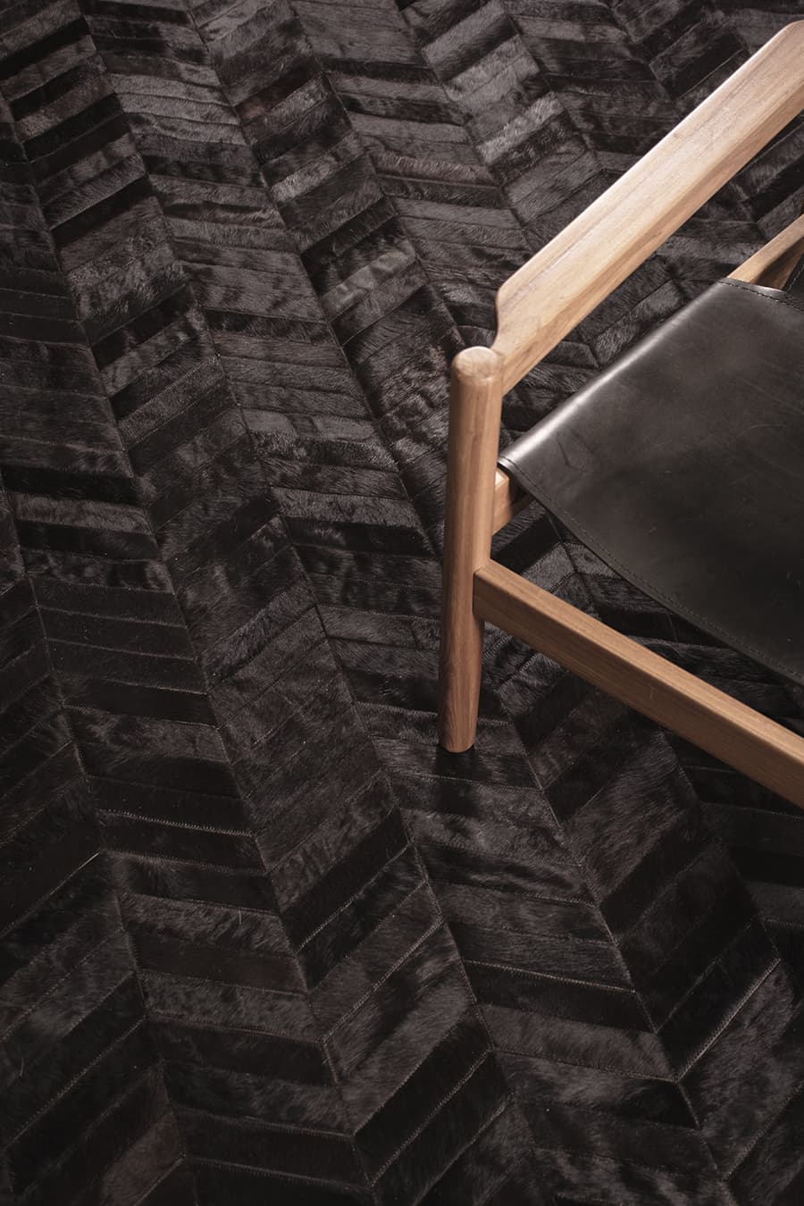 ROUND HERRINGBONE – Large Designer Cowhide Rug