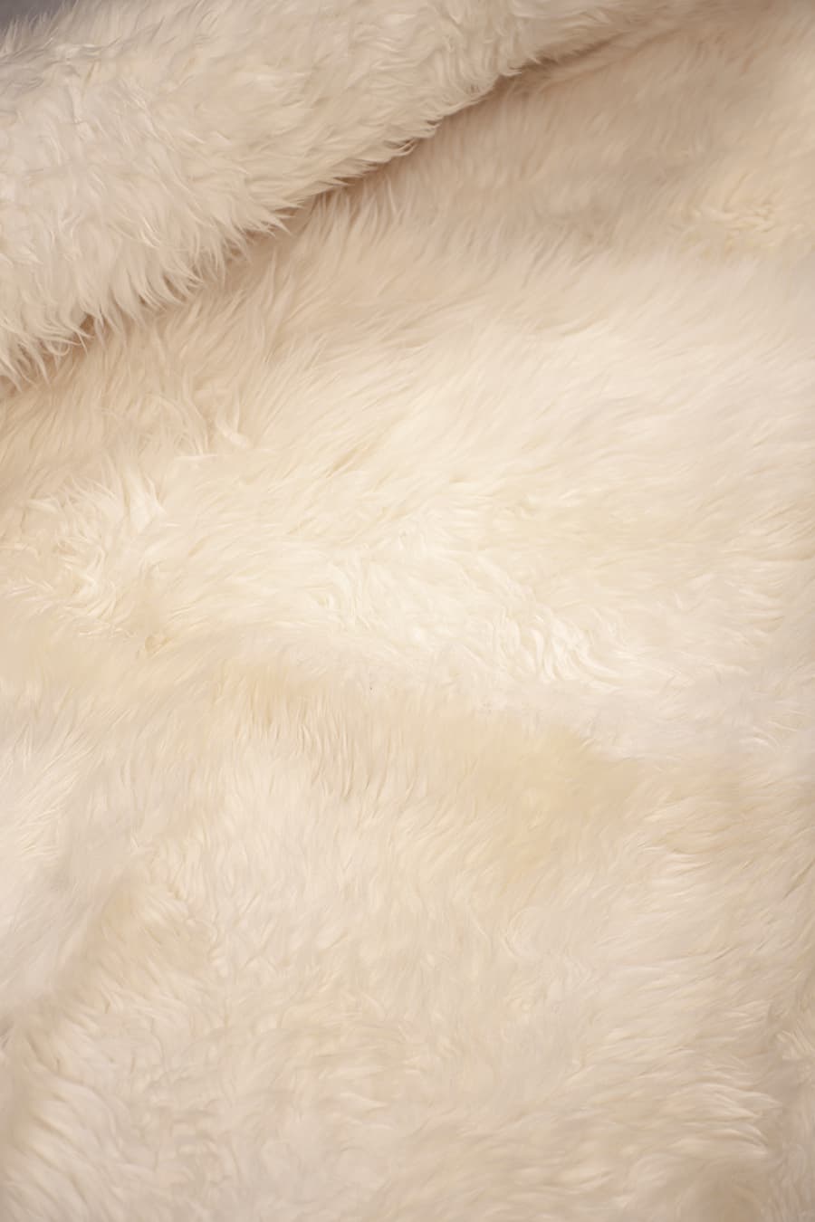 SNOW – Long Hair Sheepskin Rug