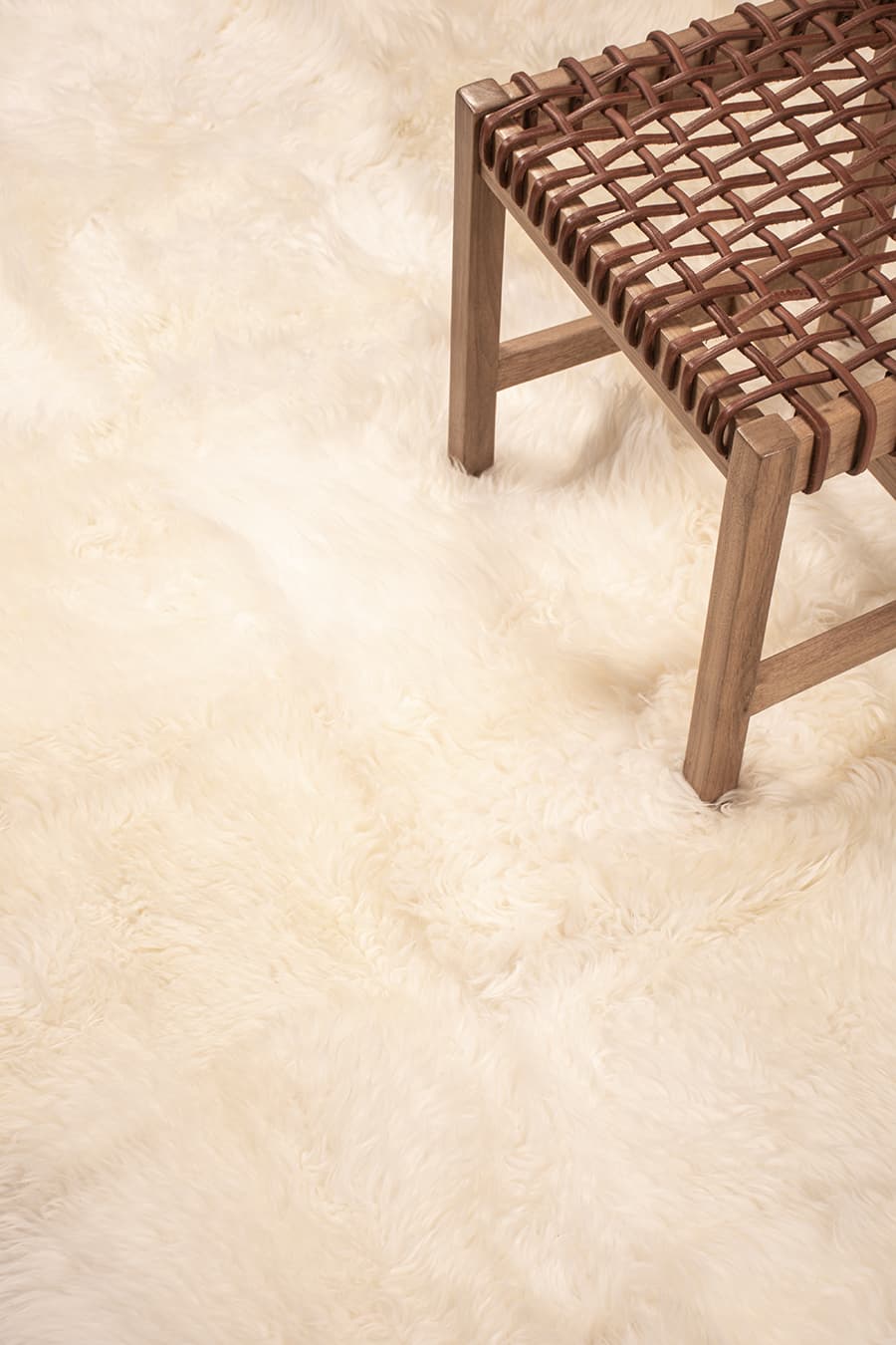 SNOW – Long Hair Sheepskin Rug