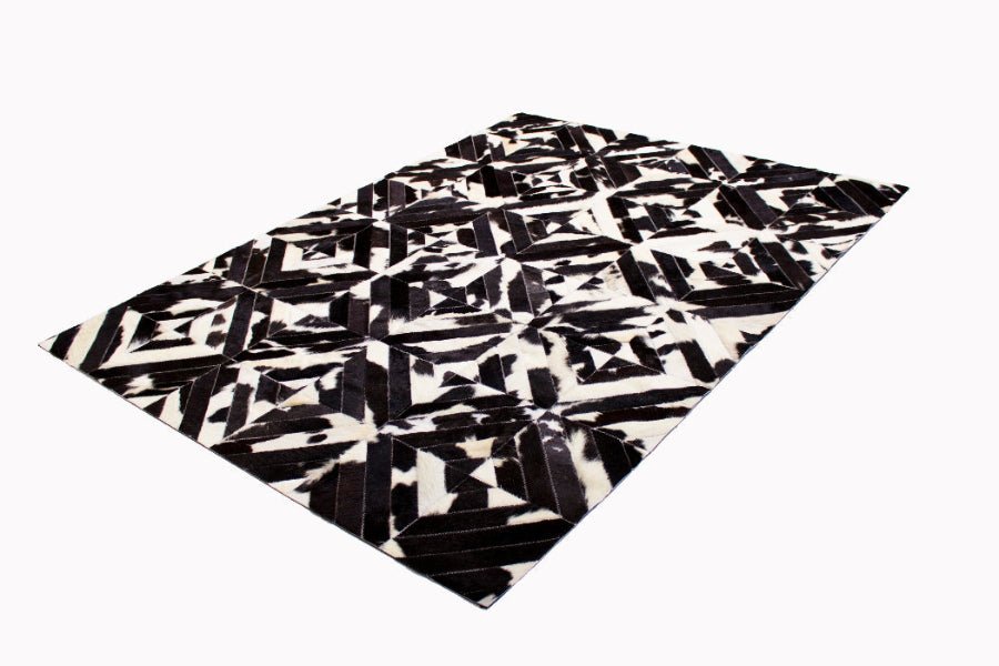 SQUARES – Black and White Patagonian Cowhide Rug