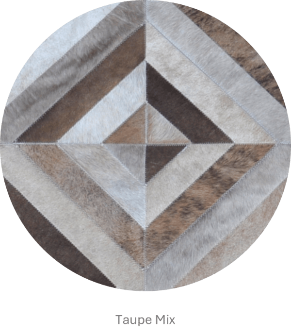 SQUARES – Black and White Patagonian Cowhide Rug