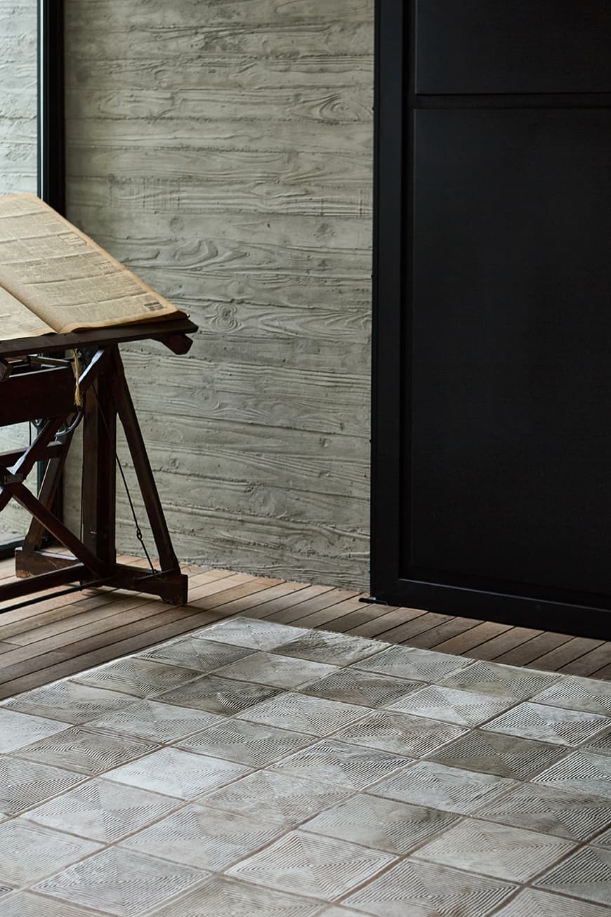 THEO LASERED - Natural Cowhide Rug