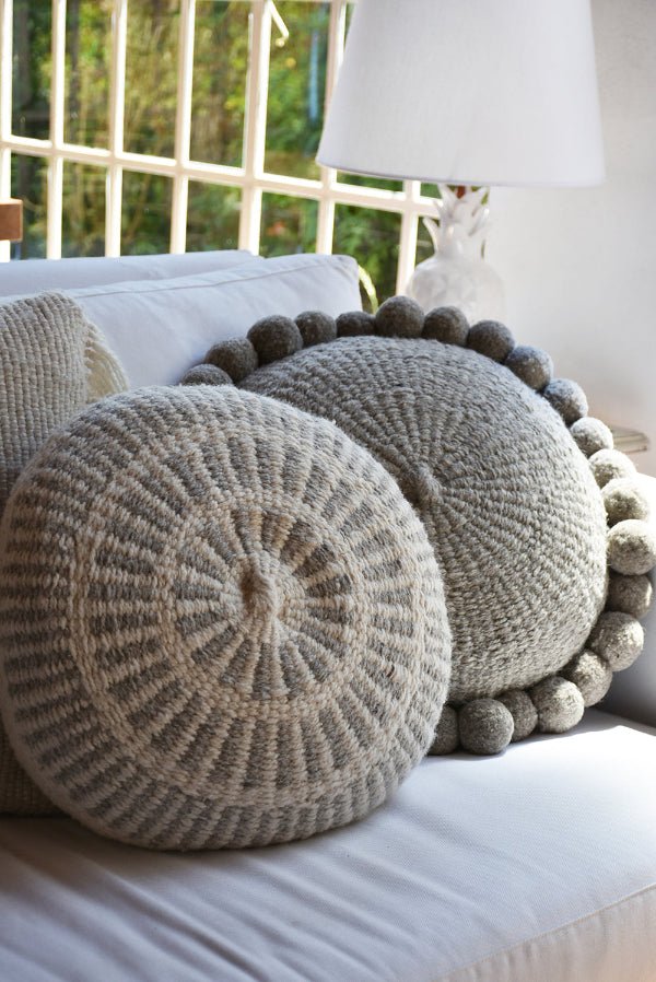 Pom Pom Round Pillow