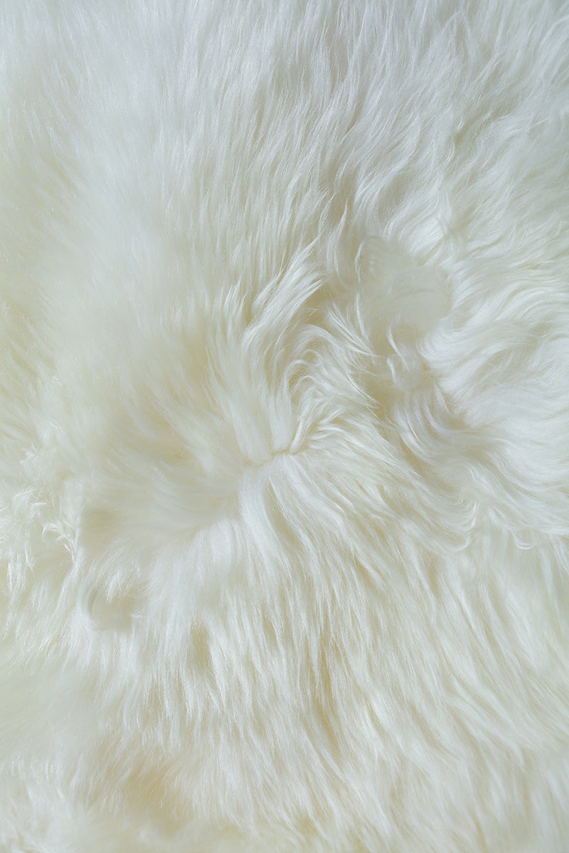 Six Piece Sheepskin Fur Rug - White (4.7´ x  6.4´ )